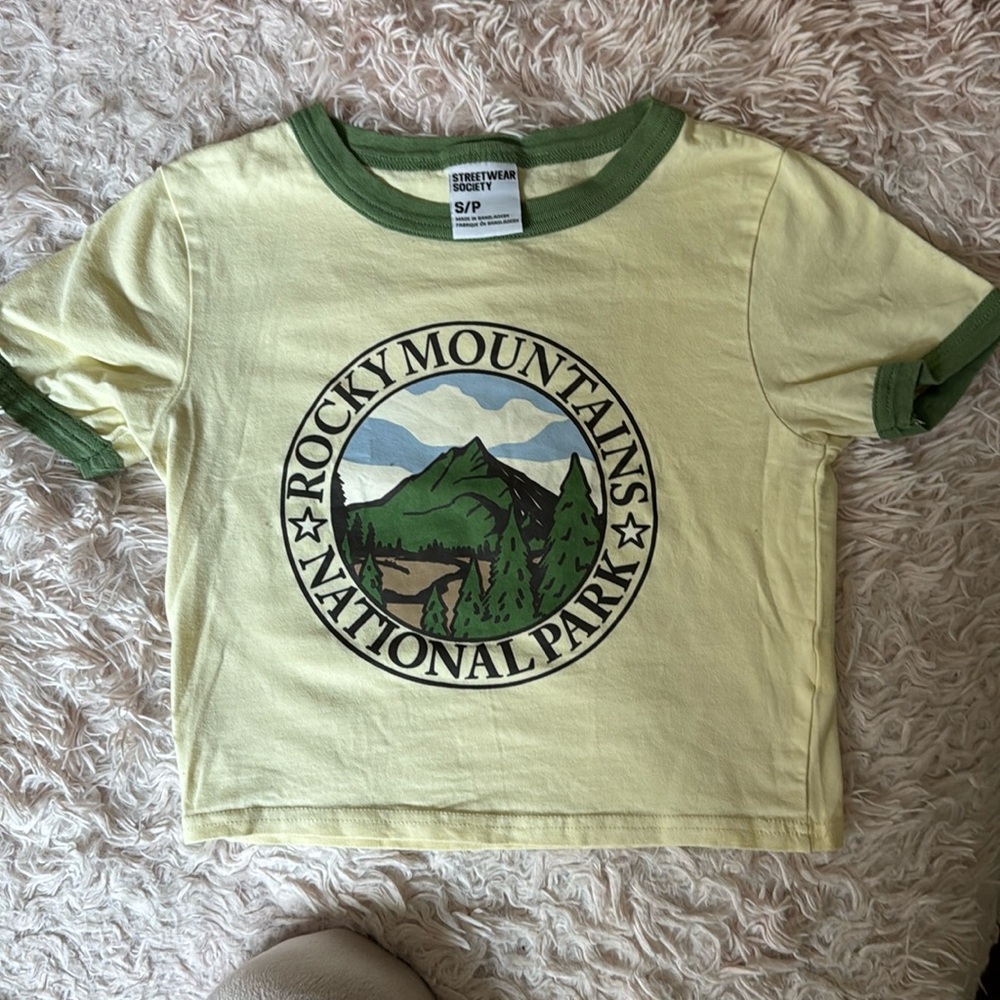 Rock mountain streetwear society cropped shirt size S , yellow